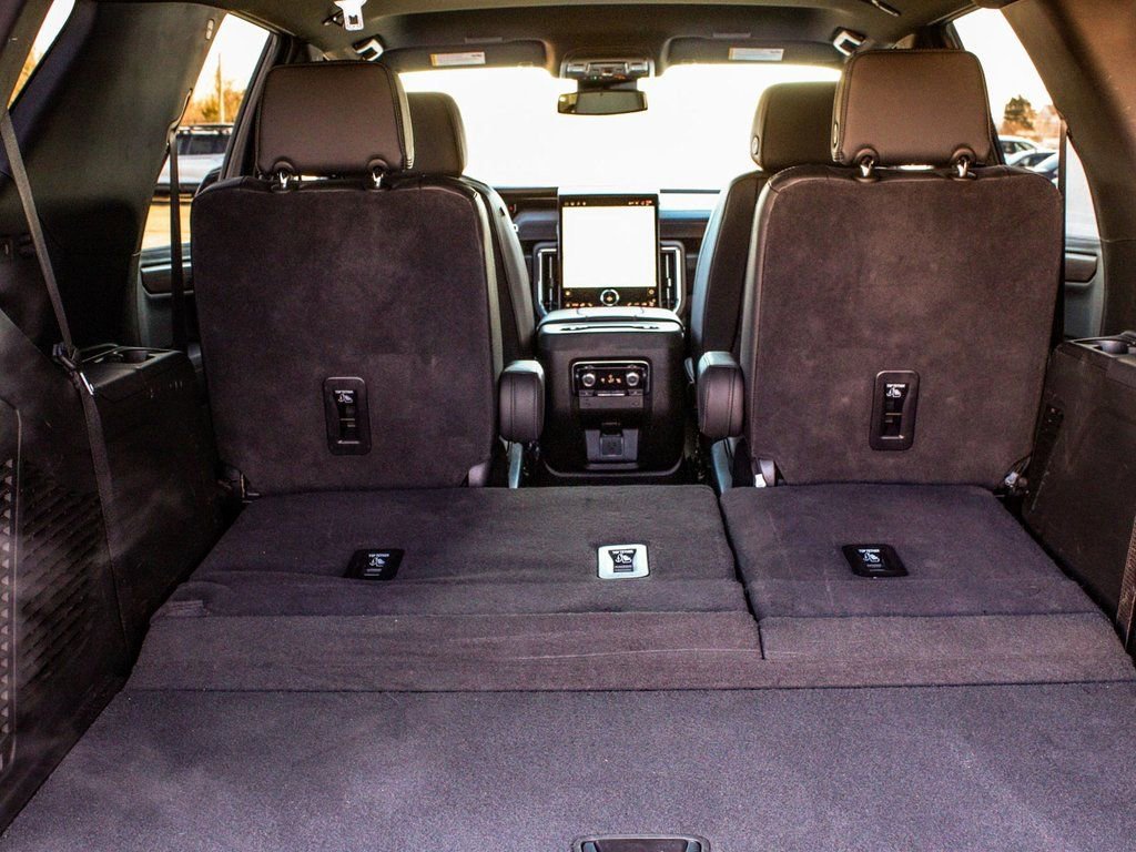 Used 2025 GMC Yukon Denali image 47