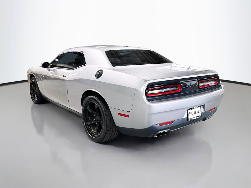 Used 2016 Dodge Challenger SXT RWD image 9