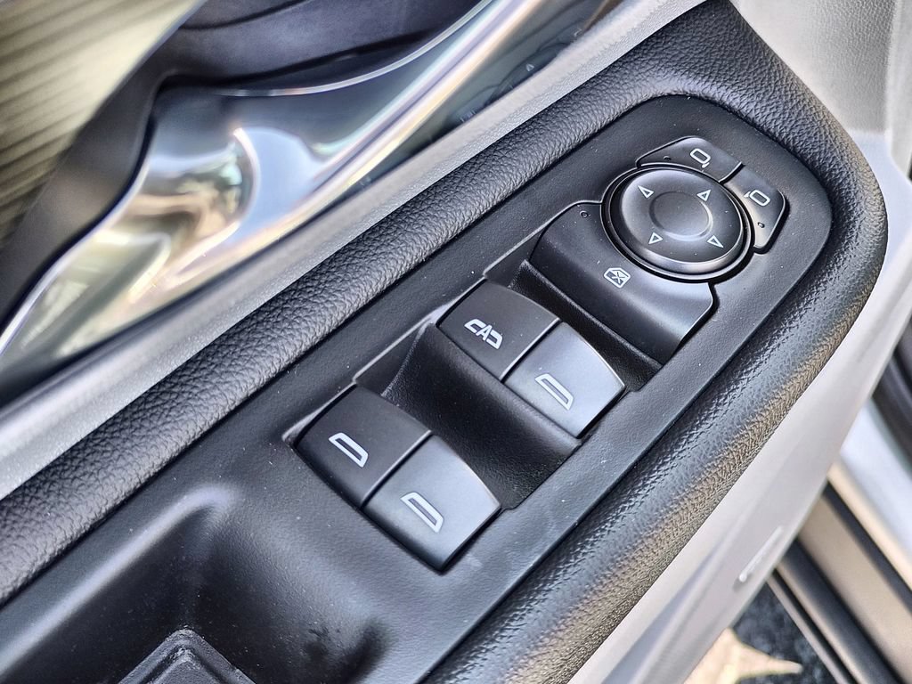 Used 2022 GMC Terrain SLT w/ Infotainment Package II AWD/4WD image 13