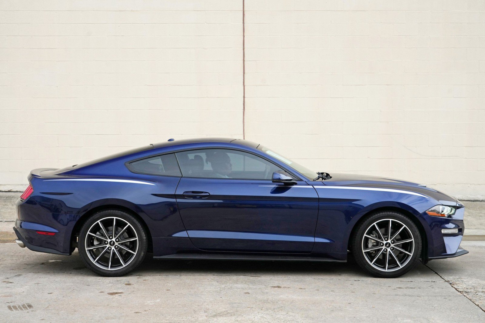 Used 2018 Ford Mustang Premium w/ Equipment Group 201A RWD image 41