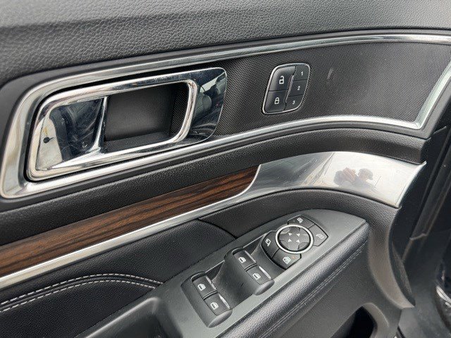 Used 2018 Ford Explorer Limited image 12