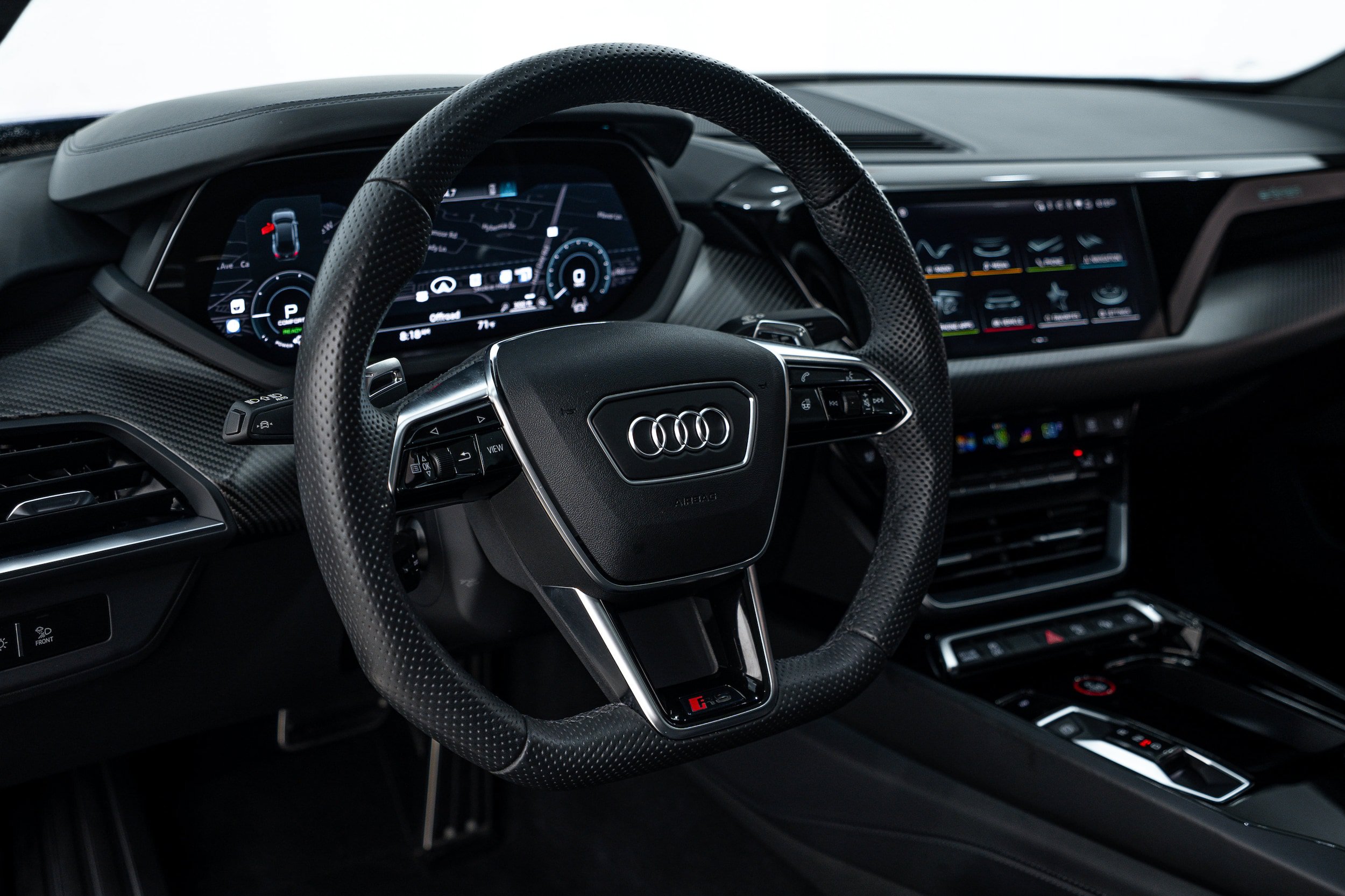 Used 2023 Audi RS e-tron GT w/ Carbon Performance Package AWD/4WD image 11