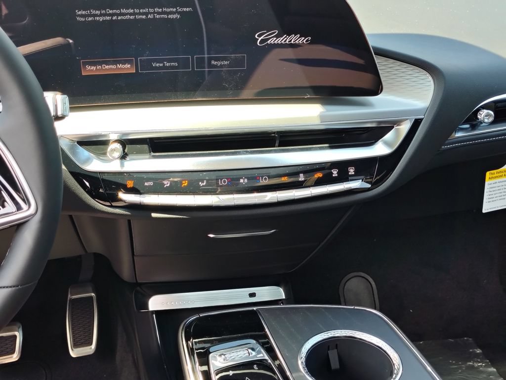 New 2027 Cadillac Lyriq Signature Luxury w/ Nappa Leather Package AWD/4WD image 40