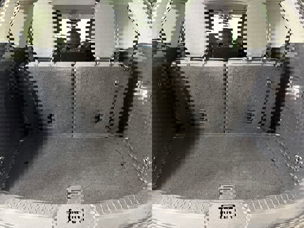 Used 2025 Ford Explorer Active image 33