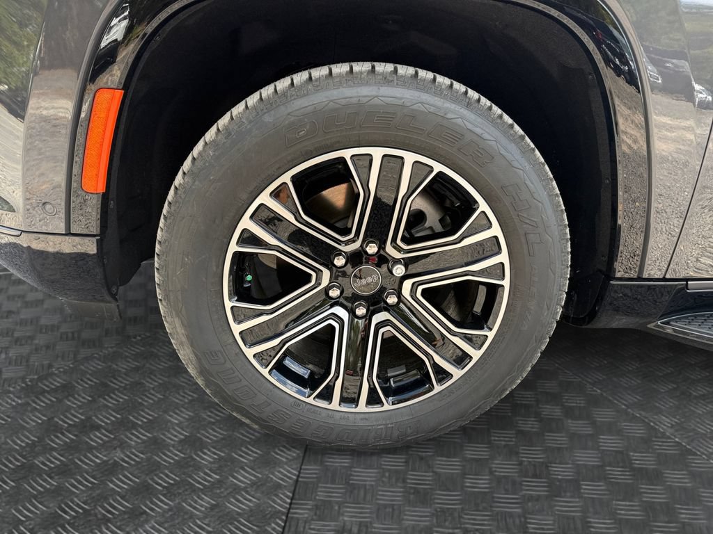 New 2026 Jeep Grand Wagoneer L 4WD w/ Premium Group I image 14