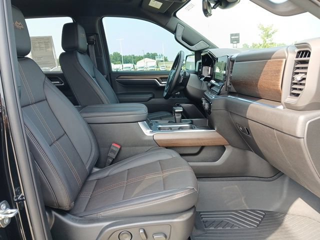 Certified 2024 Chevrolet Silverado 1500 High Country w/ Technology Package AWD/4WD image 29