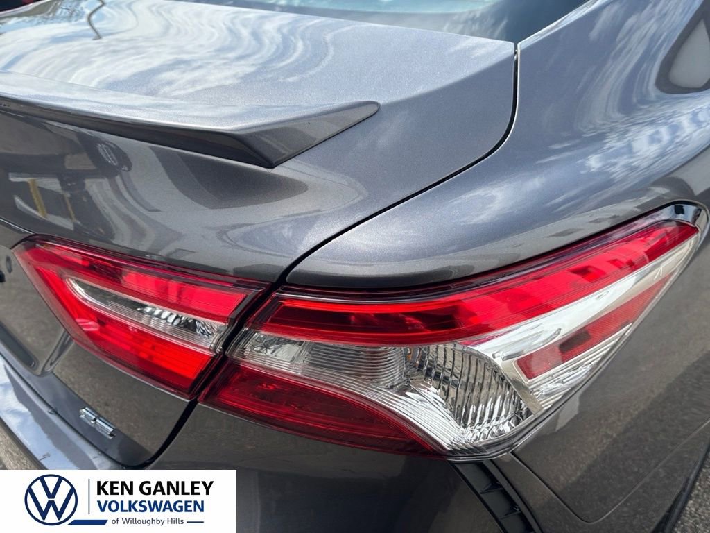 Used 2020 Toyota Camry SE FWD image 8