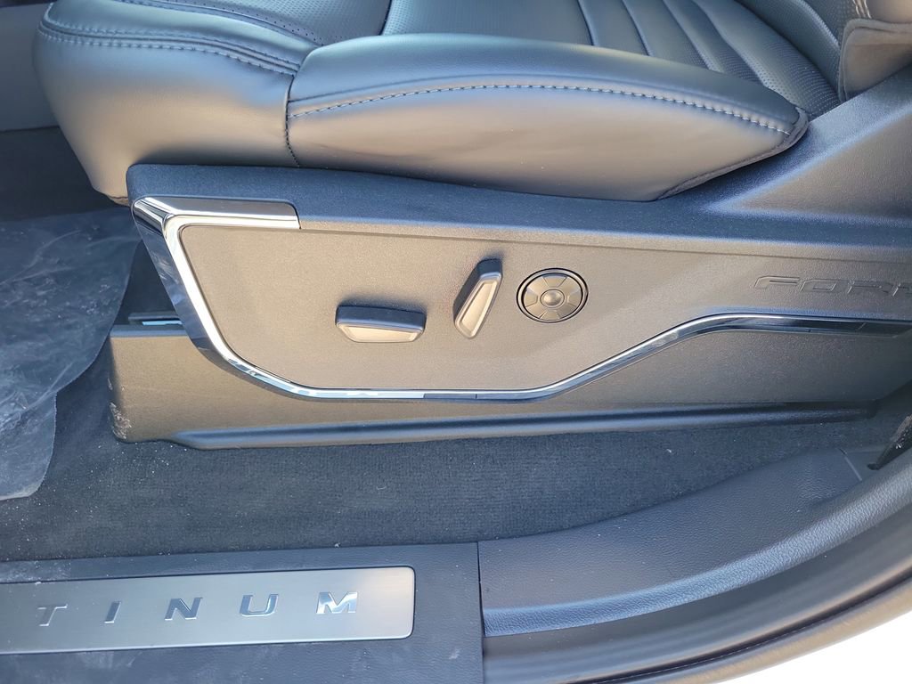 New 2026 Ford F350 Platinum AWD/4WD image 9