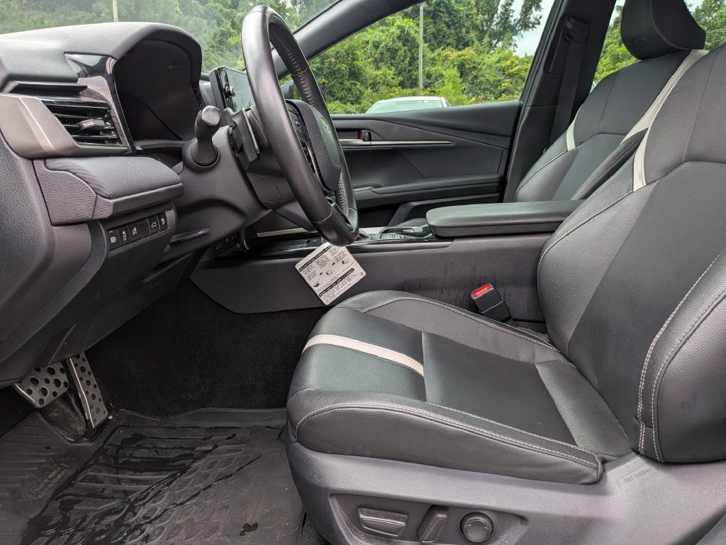 Used 2025 Toyota Camry SE w/ Multimedia Upgrade Package FWD image 10