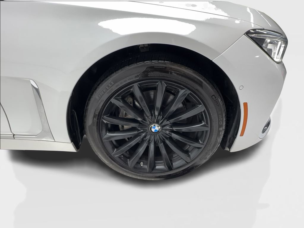 Used 2022 BMW 740i xDrive w/ Premium Package AWD/4WD image 14