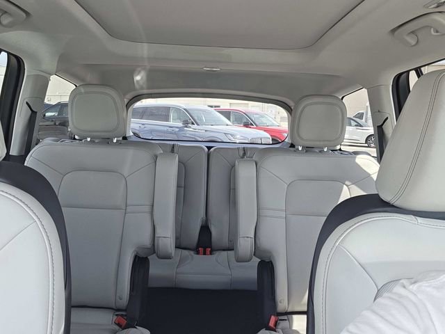 New 2025 Lincoln Aviator AWD w/ Jet Appearance Package image 14