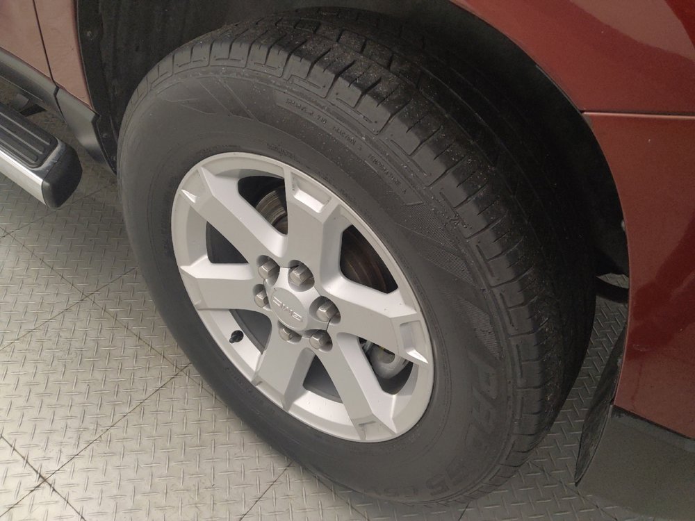 Used 2015 GMC Acadia SLE image 31