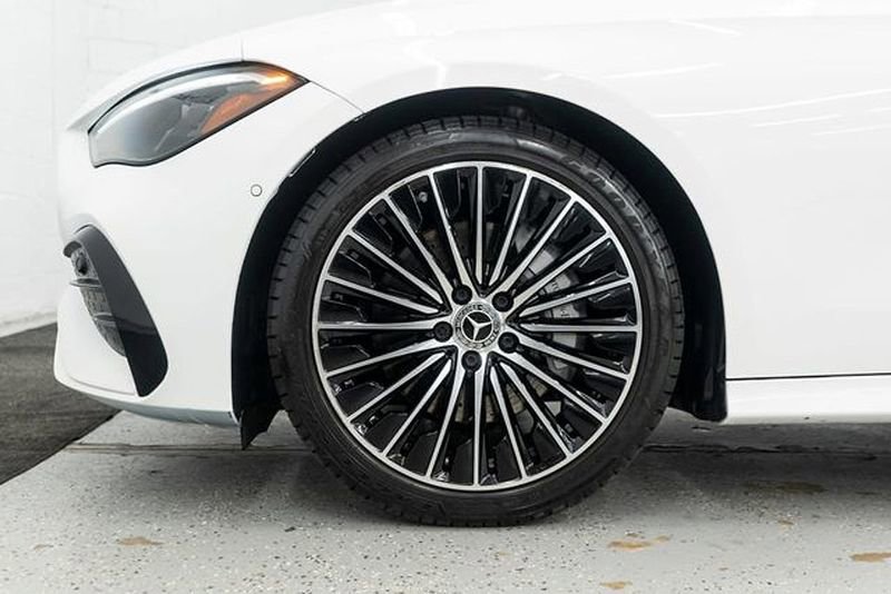 Used 2025 Mercedes-Benz CLE 300 4MATIC Coupe image 32