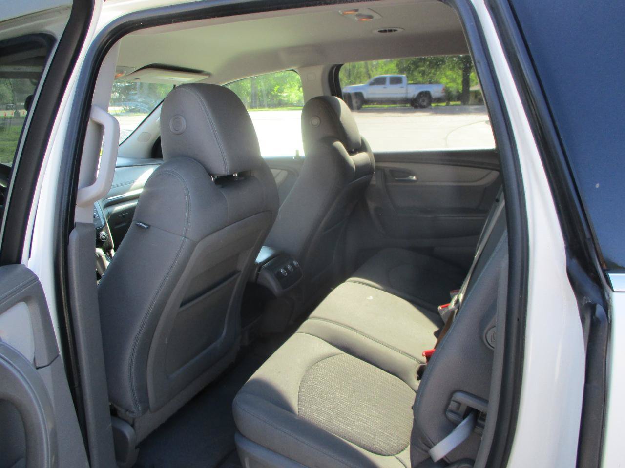 Used 2014 Chevrolet Traverse LT image 16
