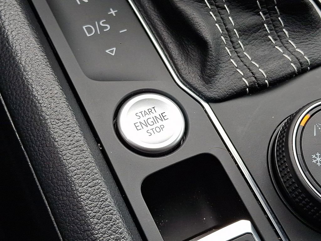 Used 2023 Volkswagen Atlas Cross Sport SEL image 25