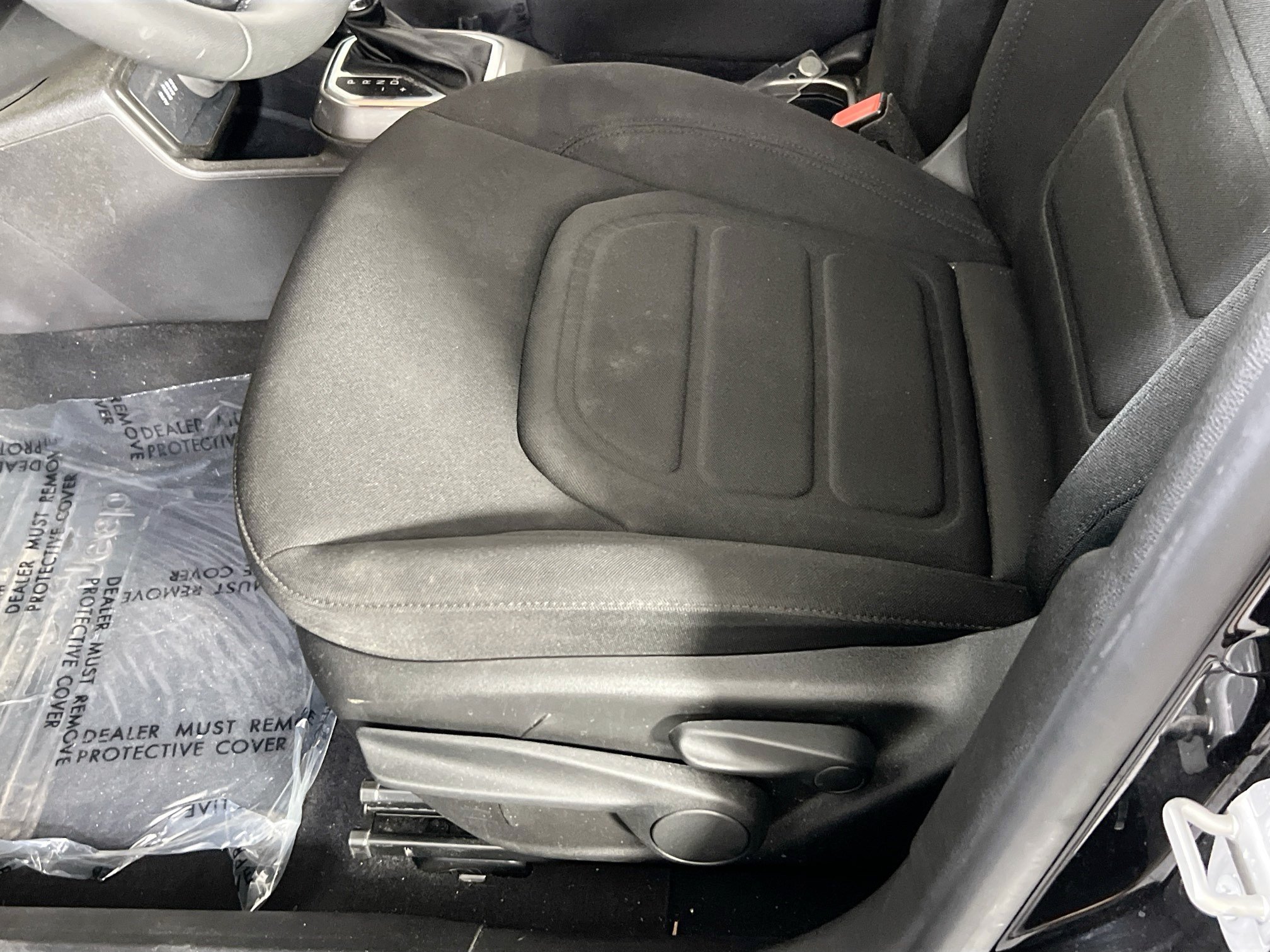 Used 2022 Jeep Renegade Latitude AWD/4WD image 19