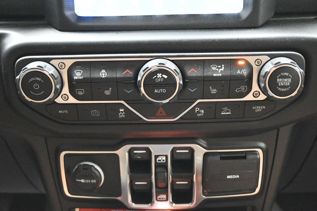 Used 2022 Jeep Wrangler Unlimited Rubicon 4xe w/ Dual Top Group AWD/4WD image 20