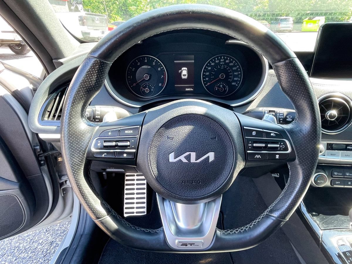 Used 2023 Kia Stinger GT-Line w/ Sun & Sound Package RWD image 11