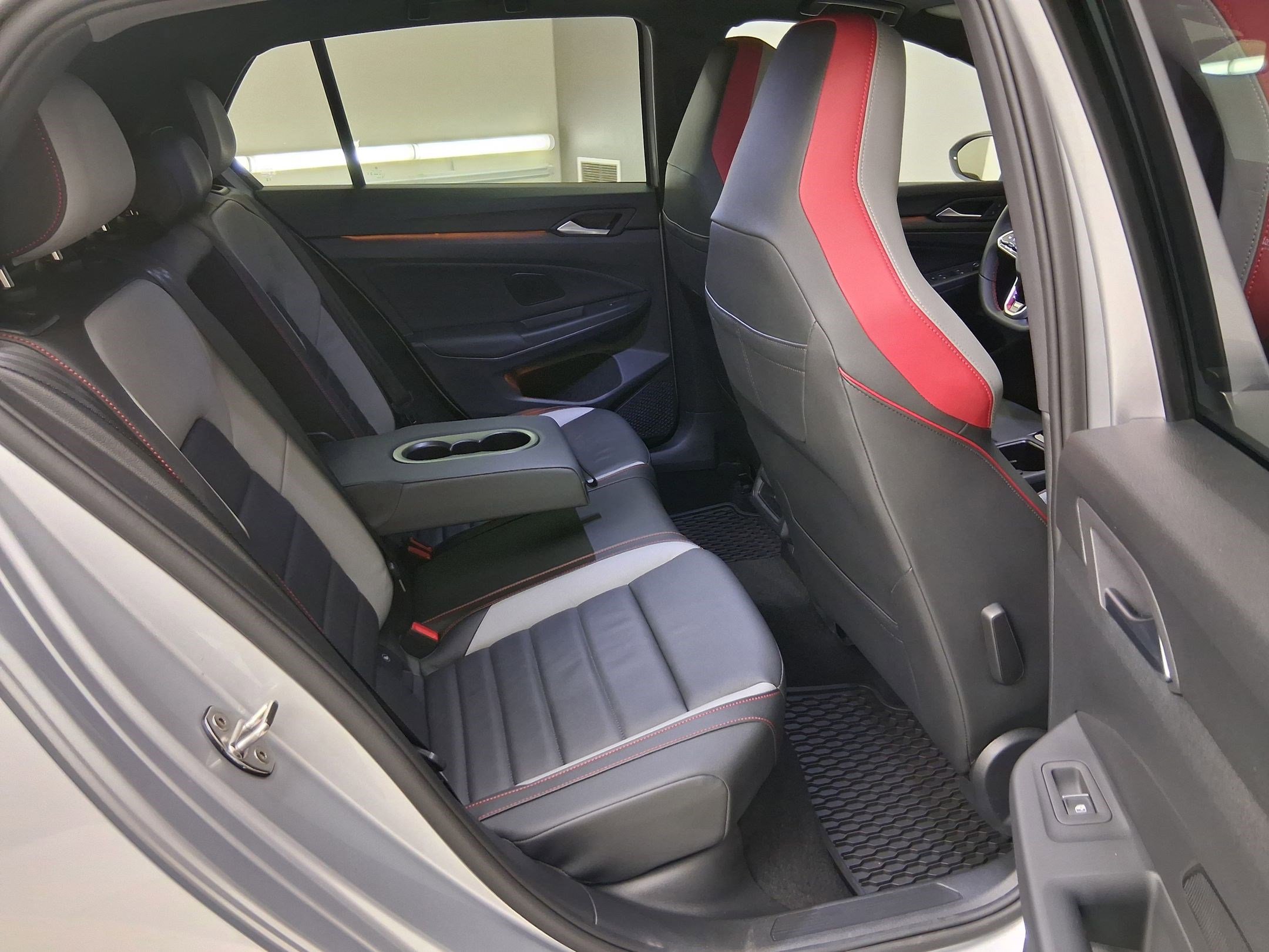 Used 2024 Volkswagen GTI SE image 33