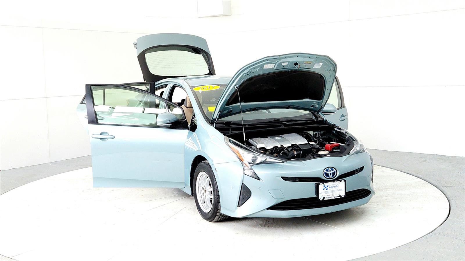 Used 2017 Toyota Prius Two image 9