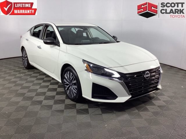 Used 2025 Nissan Altima 2.5 SV FWD image 1