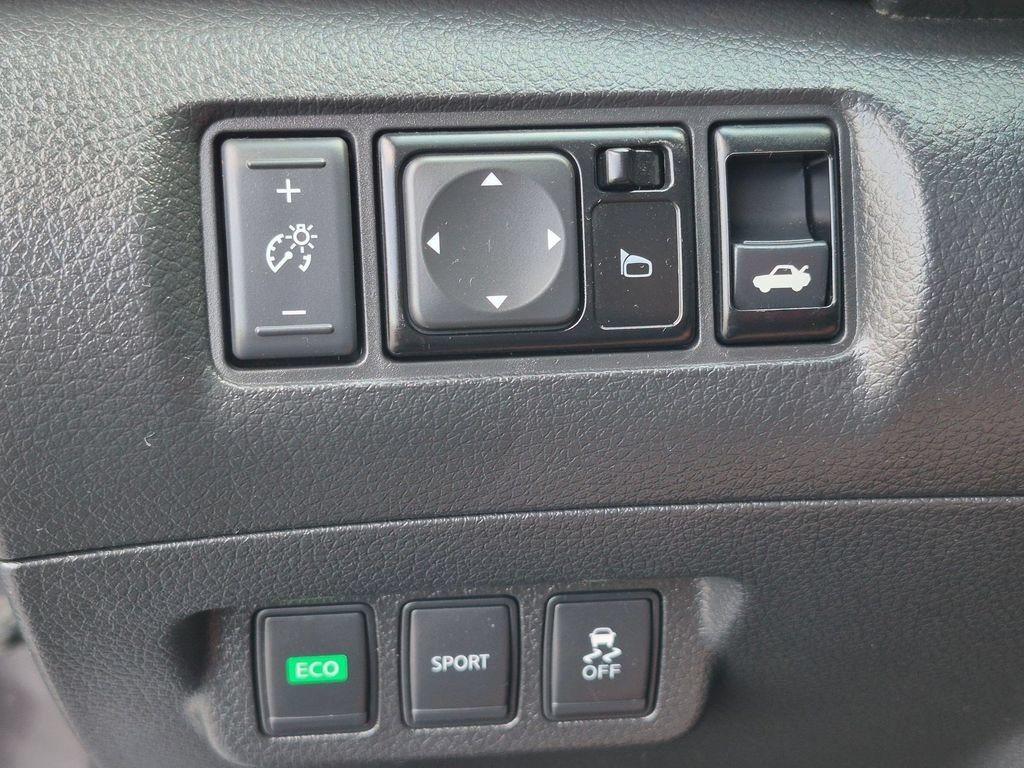 Used 2014 Nissan Sentra SL w/ Premium Package FWD image 17