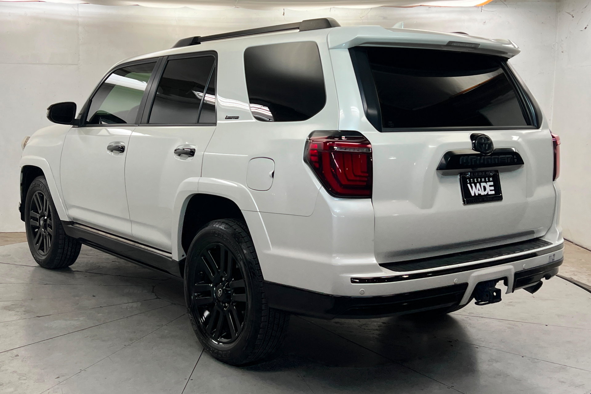 Used 2020 Toyota 4Runner Limited AWD/4WD image 3