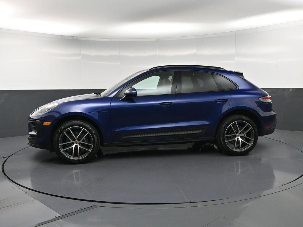 Certified 2026 Porsche Macan AWD/4WD image 3