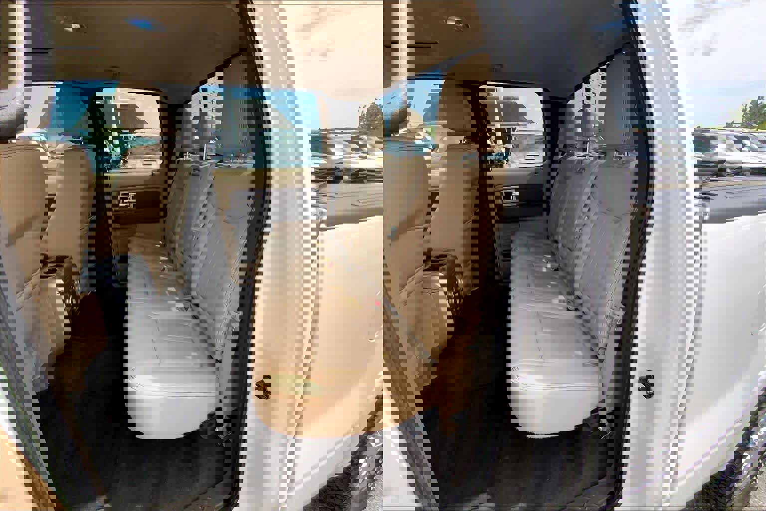 Used 2014 Ford F150 Lariat w/ Equipment Group 502A Luxury AWD/4WD image 19