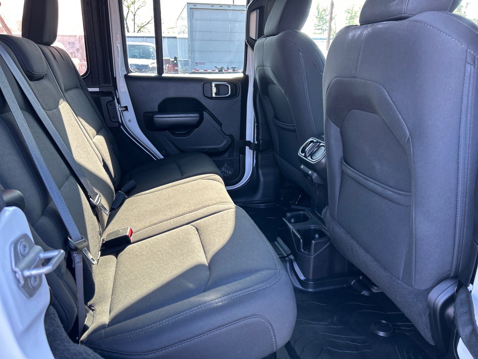 Used 2018 Jeep Wrangler Unlimited Sport S image 18