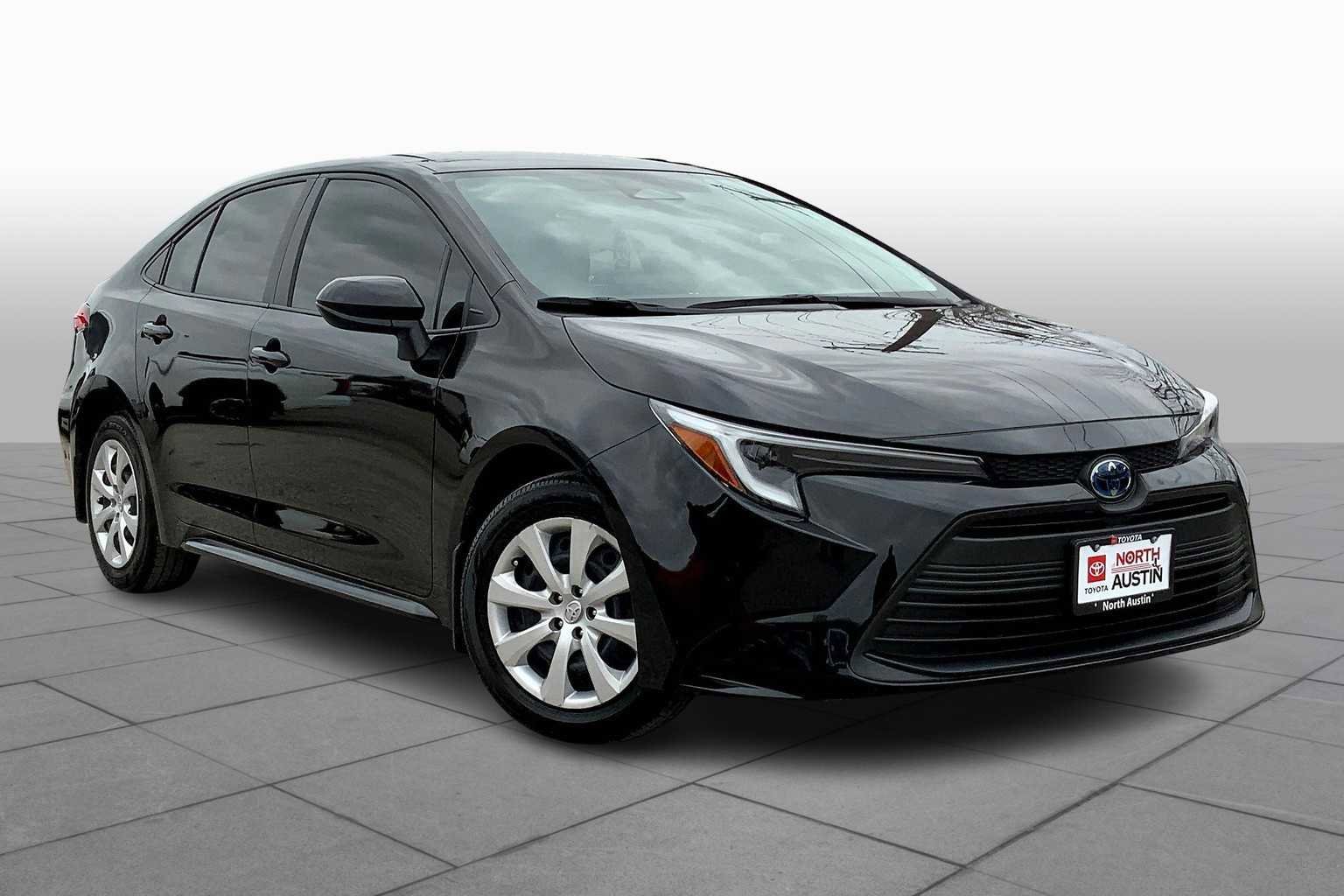 Used 2024 Toyota Corolla LE FWD image 3