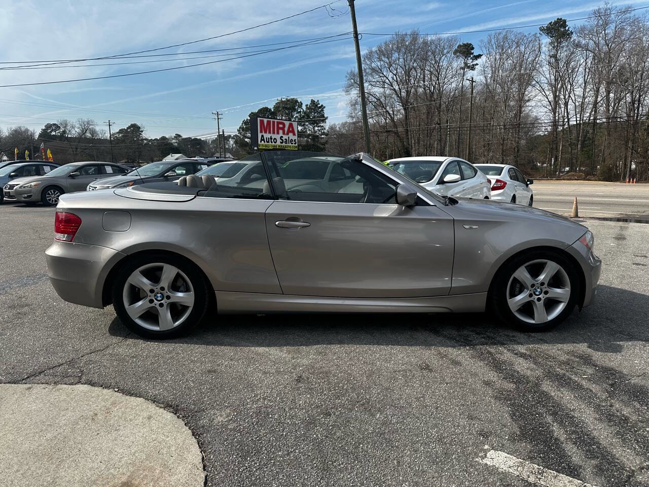 Used 2010 BMW 135i Convertible image 7