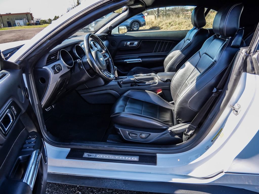 Used 2022 Ford Mustang Premium image 17