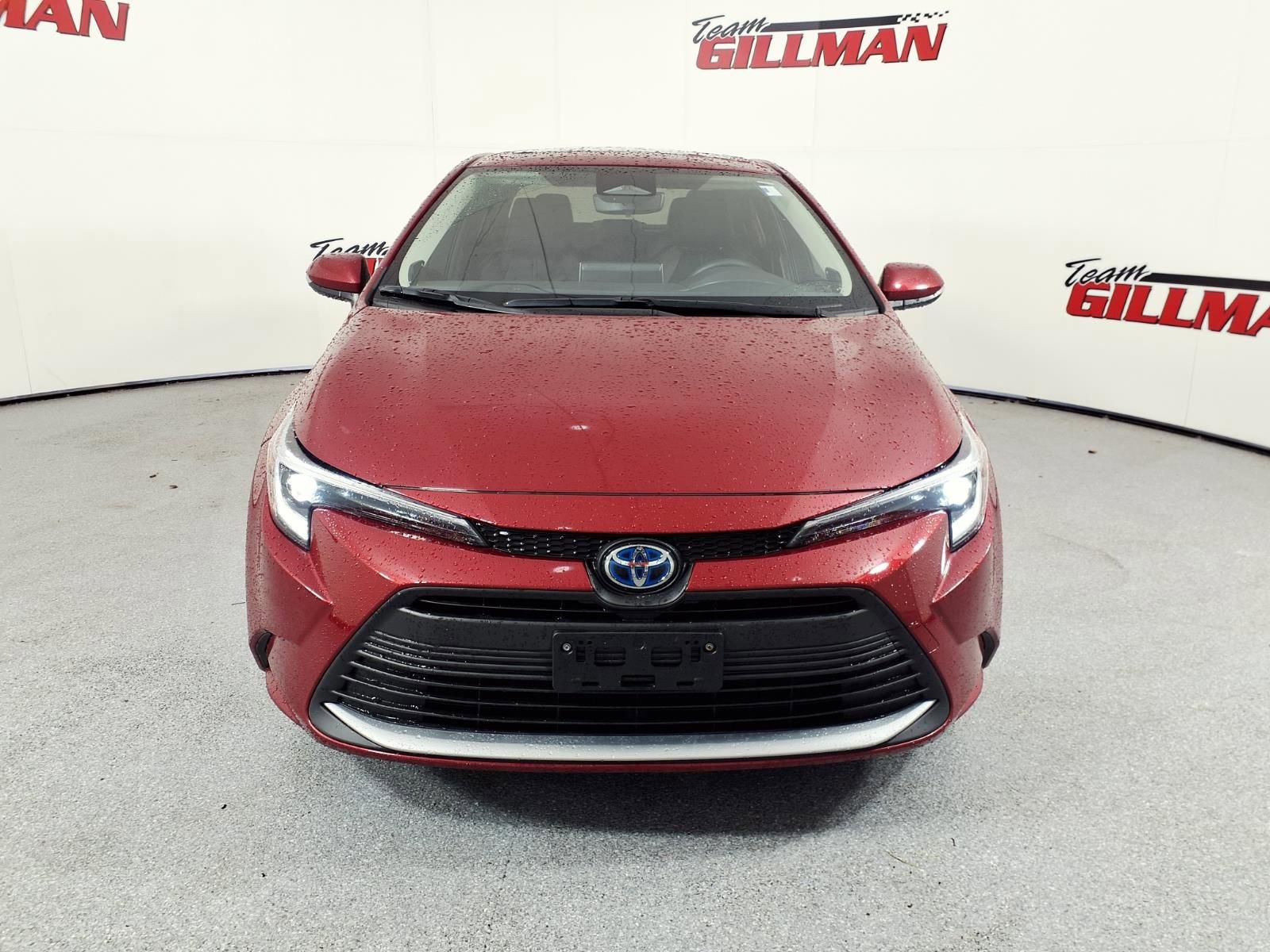 Used 2024 Toyota Corolla XLE FWD image 2