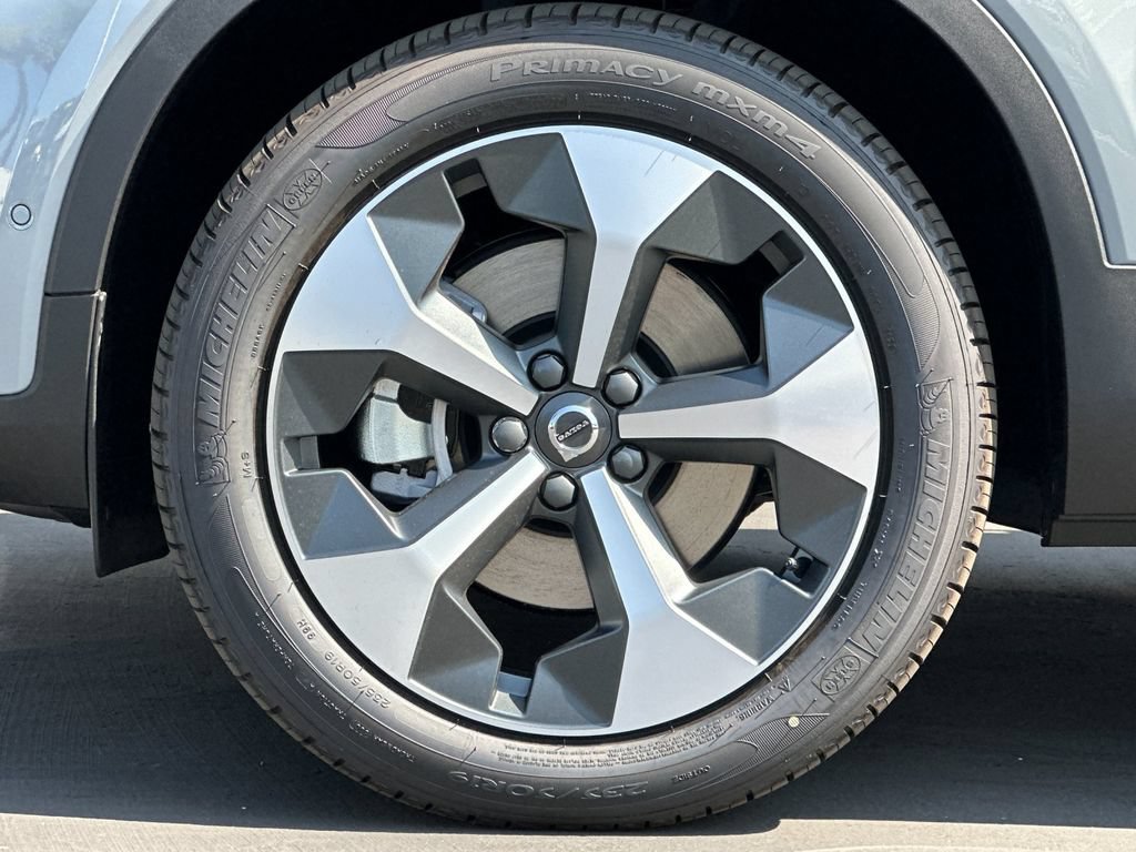 New 2026 Volvo XC40 B5 Plus w/ Protection Package Premier AWD/4WD image 25