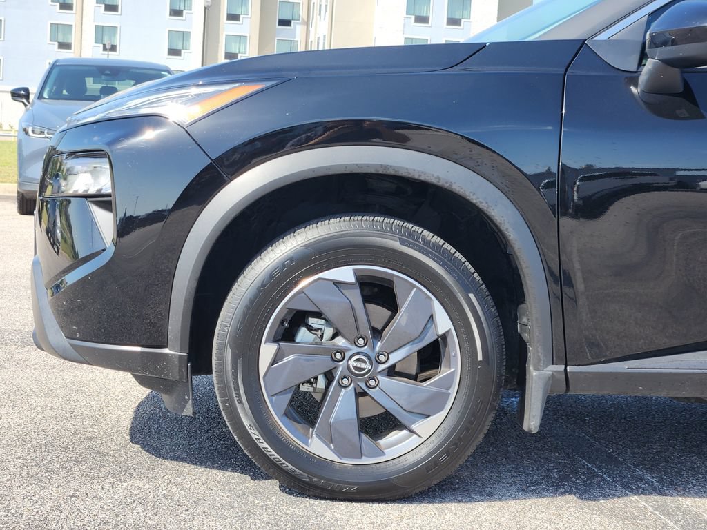 Used 2025 Nissan Rogue SV FWD image 6
