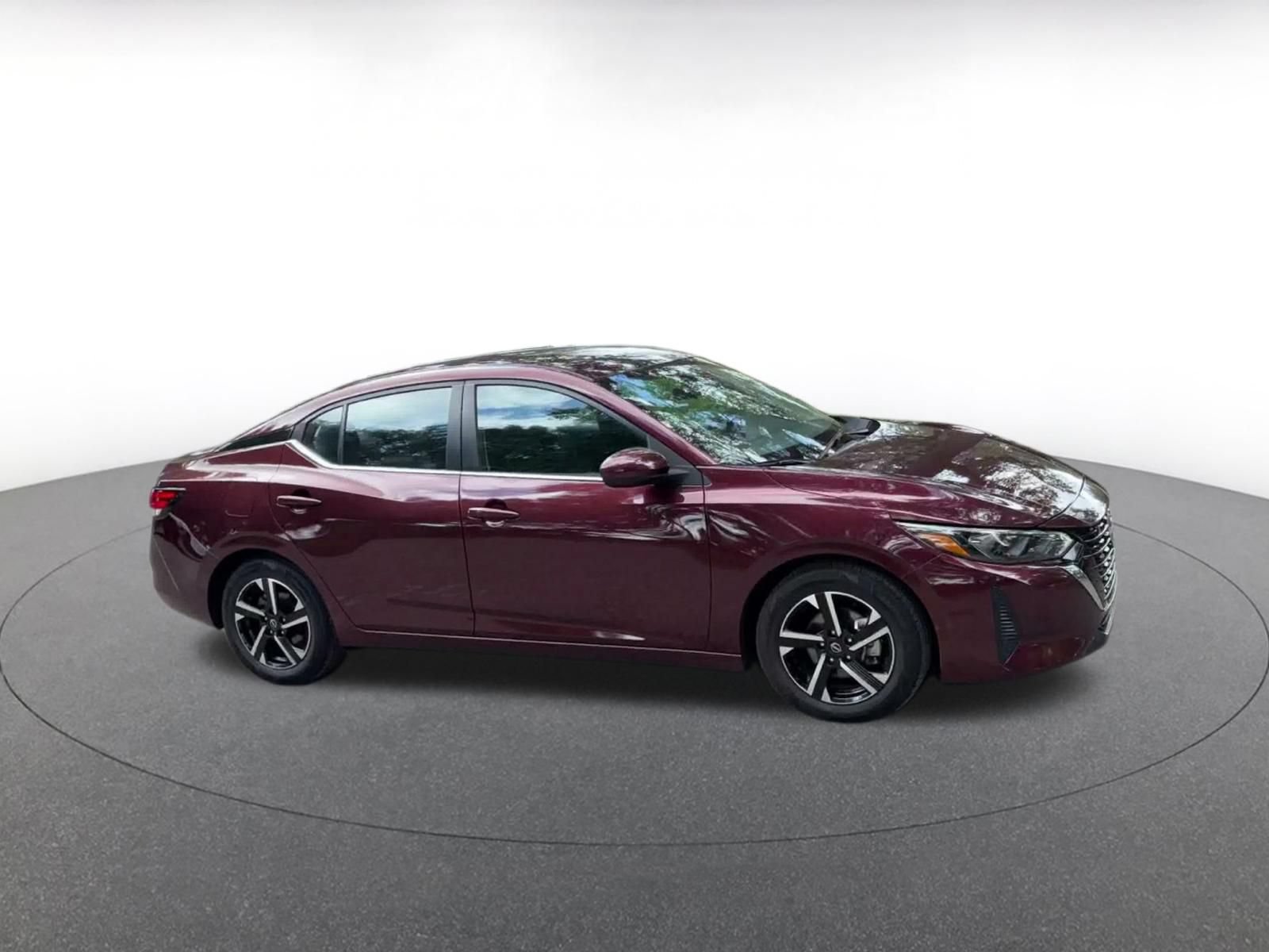 Used 2025 Nissan Sentra SV FWD image 2
