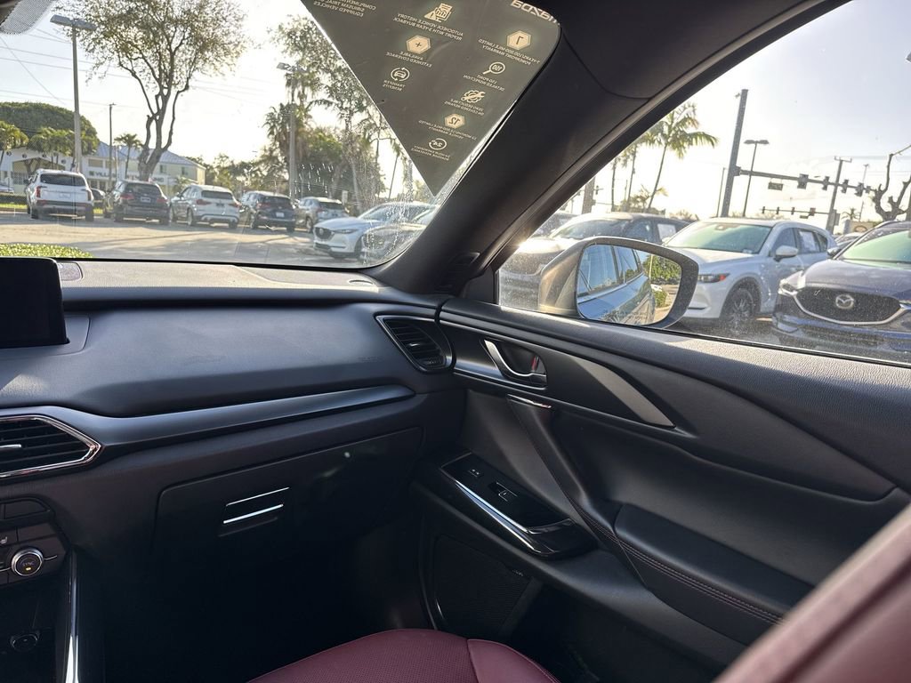 Used 2023 MAZDA CX-9 Carbon Edition image 16