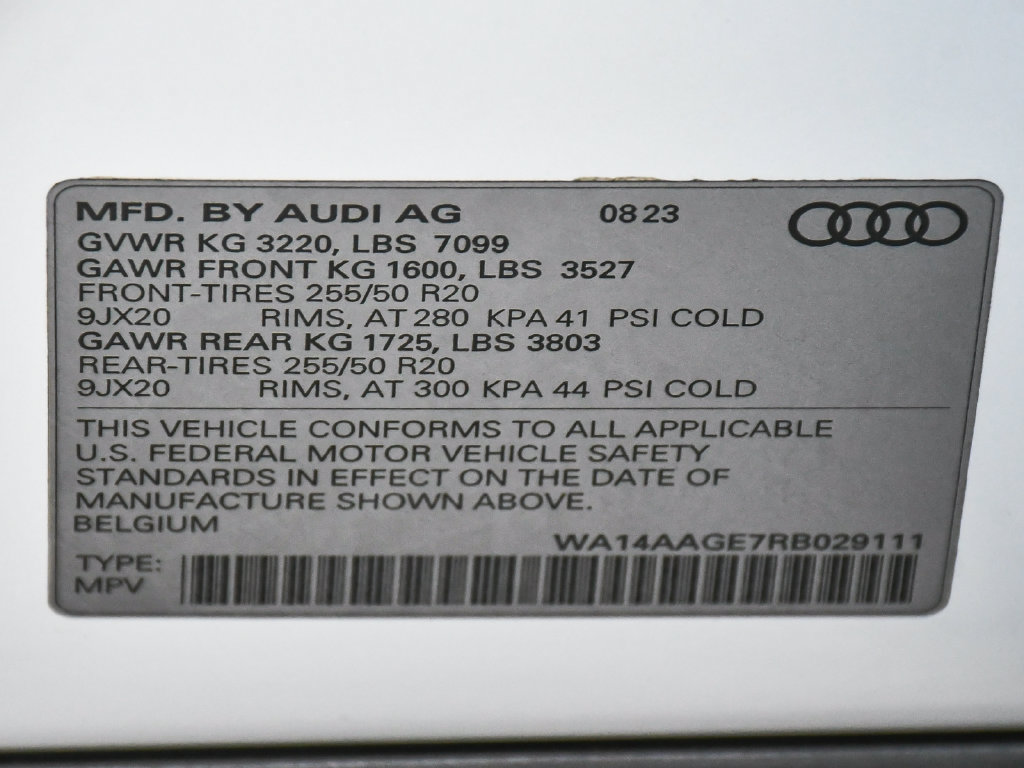 Used 2024 Audi Q8 e-tron Premium AWD/4WD image 20
