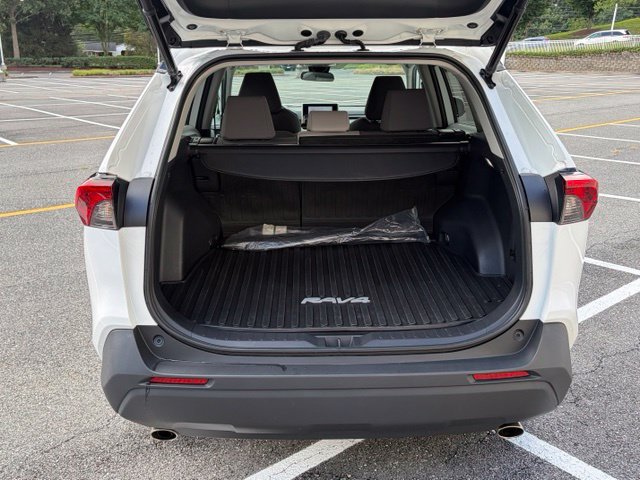 Used 2023 Toyota RAV4 XLE w/ Convenience Package AWD/4WD image 5