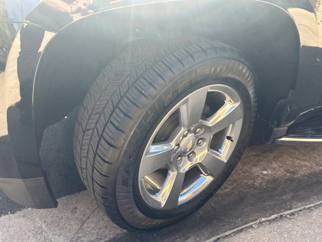 Used 2019 Chevrolet Tahoe Premier AWD/4WD image 13