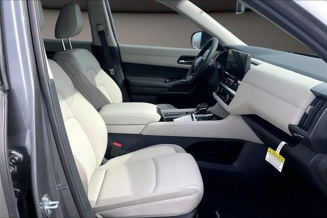 New 2026 Nissan Pathfinder SL image 11