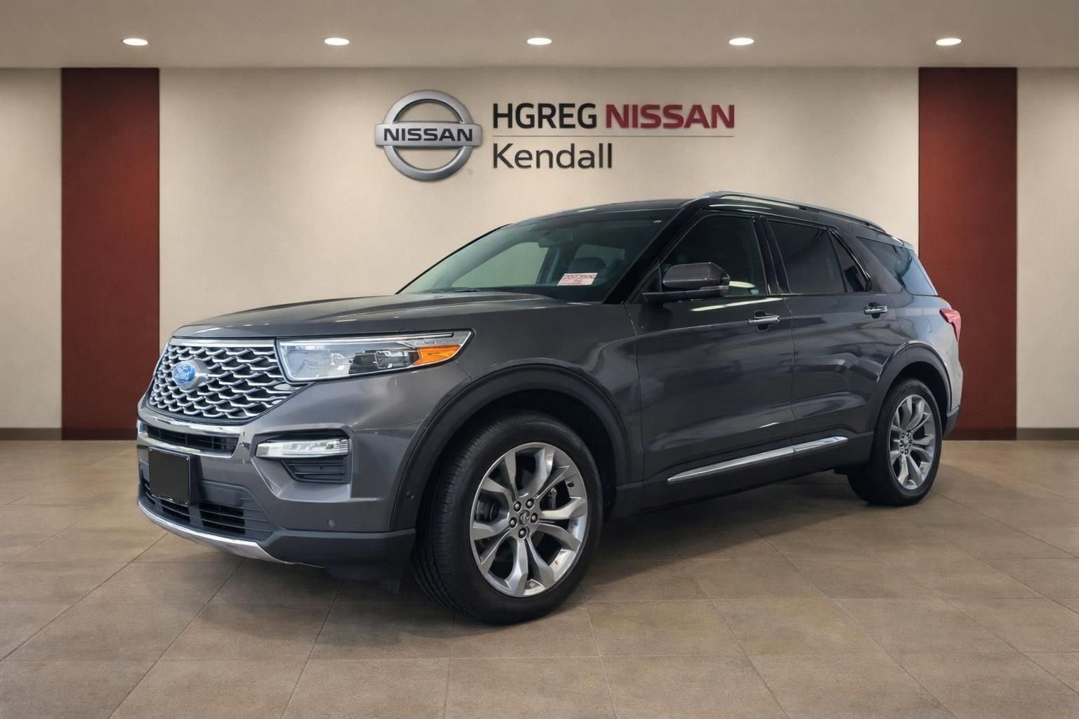 Used 2020 Ford Explorer Platinum w/ Premium Technology Package image 3
