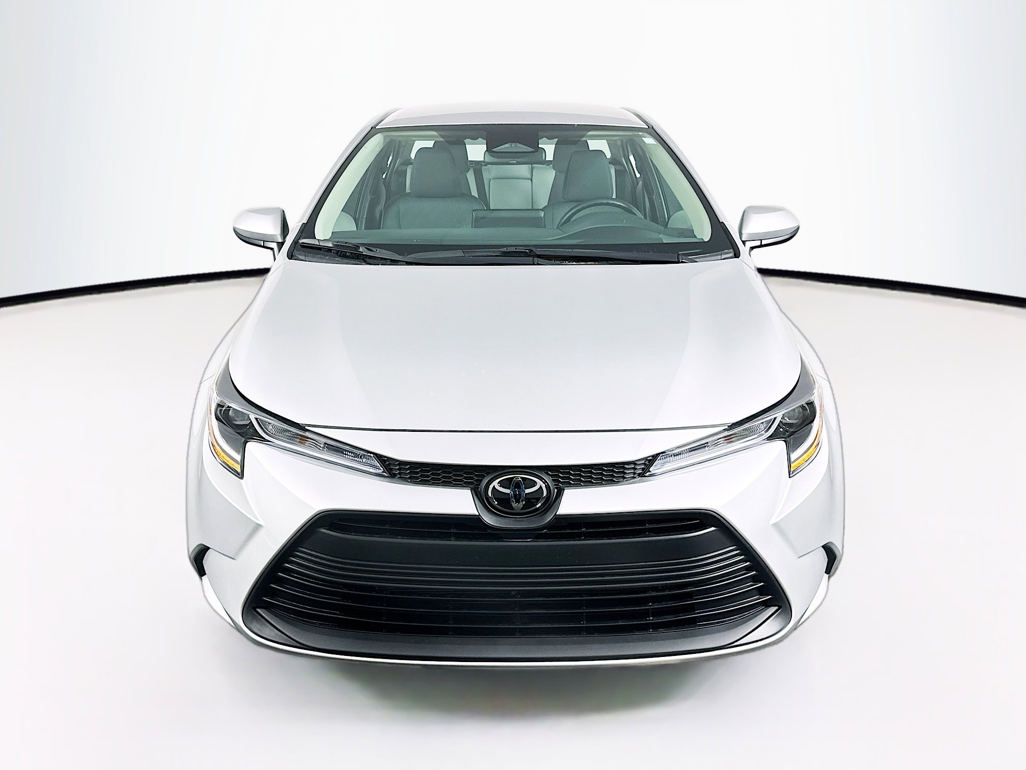 Used 2026 Toyota Corolla LE FWD image 2