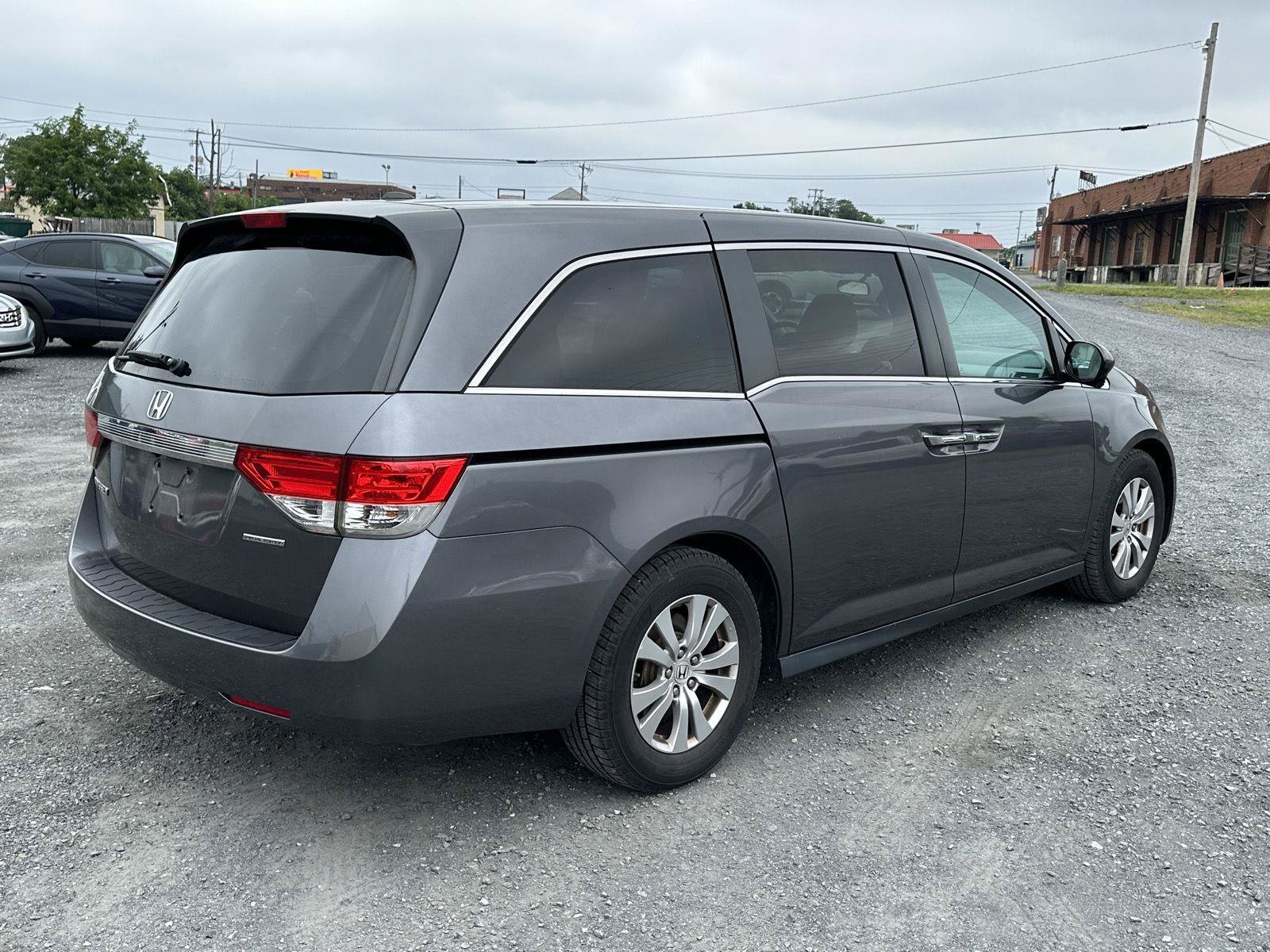 Used 2016 Honda Odyssey SE image 8