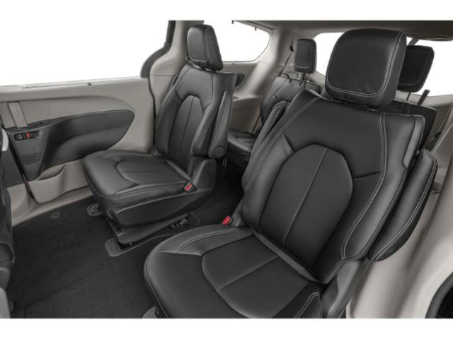 Certified 2024 Chrysler Pacifica Limited FWD image 16