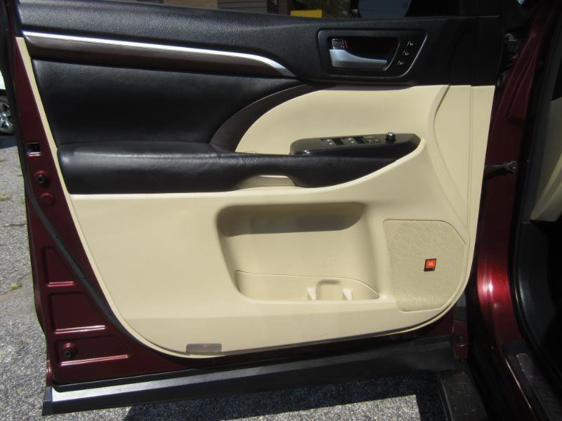 Used 2016 Toyota Highlander Limited Platinum image 62