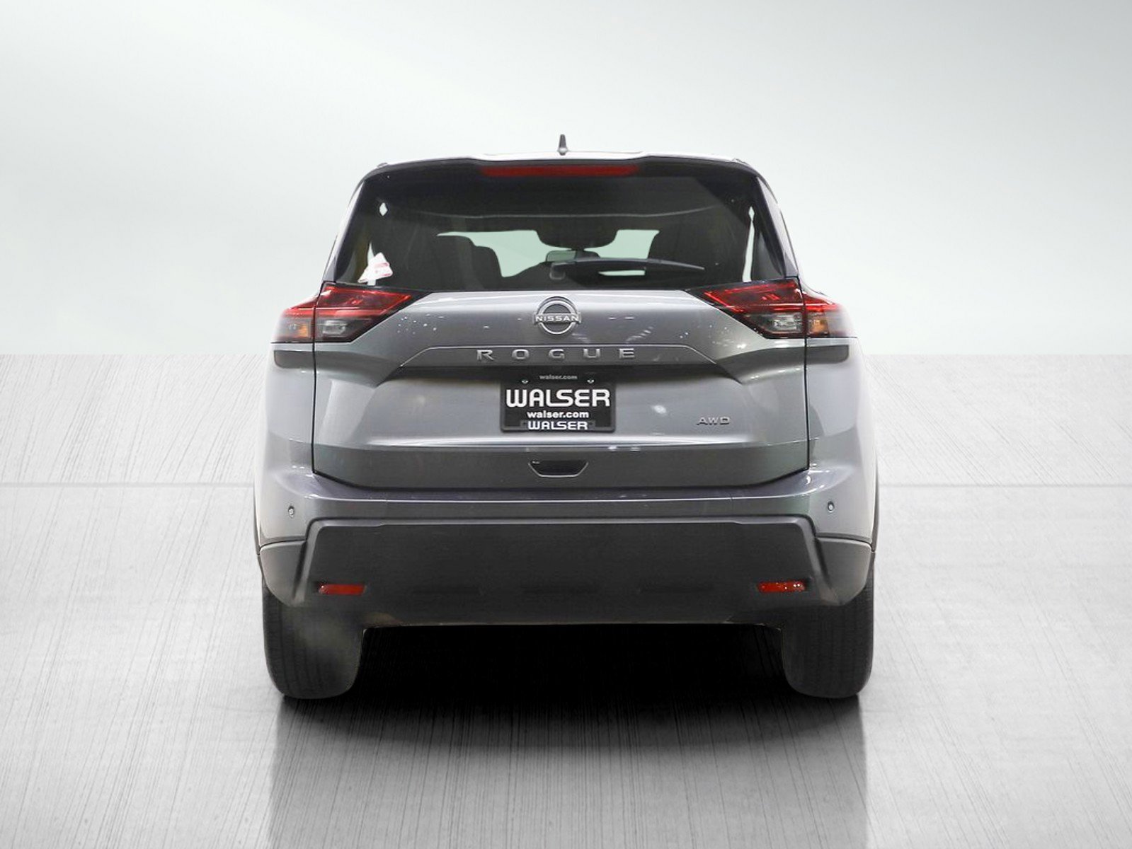 Used 2025 Nissan Rogue SV image 4
