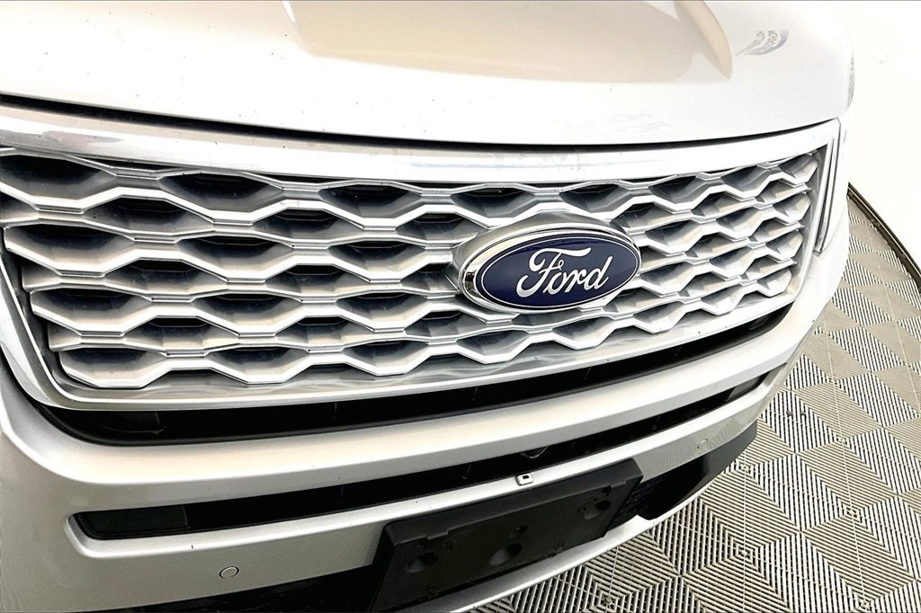 Certified 2017 Ford Explorer Platinum image 24