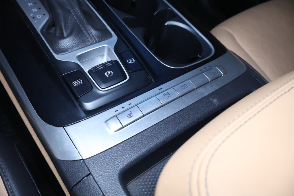 Used 2024 Kia Carnival LX FWD image 31